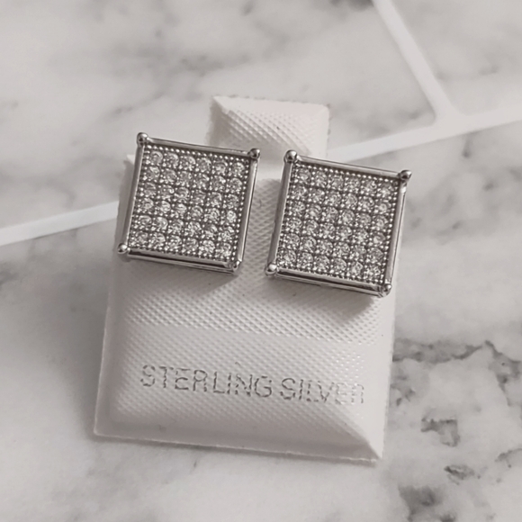 Labcultured diamond studs in 18K white gold filled 925 Sterling - Picture 1 of 5